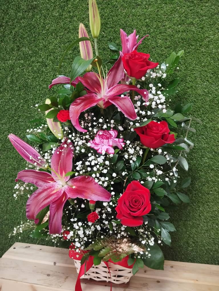 01_Arreglo_de_rosas_y_lirios_Floristera_Tropicana