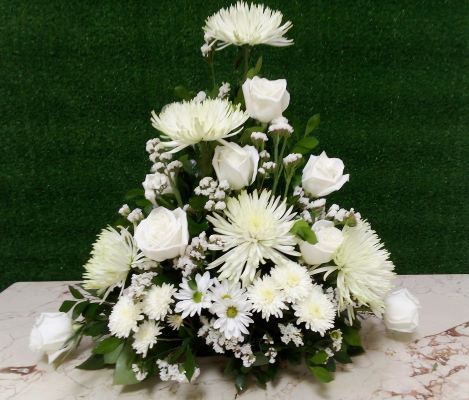 Arreglo floral fúnebre  Floristería Tropicana. La Habana, Cuba