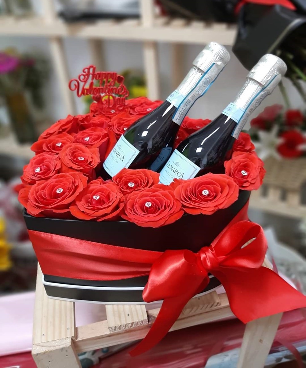 Corazón de rosas rojas Floristería Tropicana. La Habana, Cuba