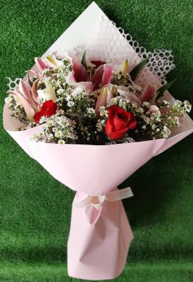 Mix de lirios y rosas  Floristera Tropicana, La Habana, Cuba