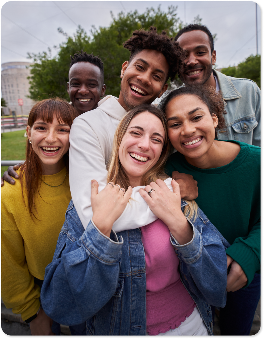 vertical-young-people-embrace-looking-at-the-came-2023-02-03-19-38-43-utc_1