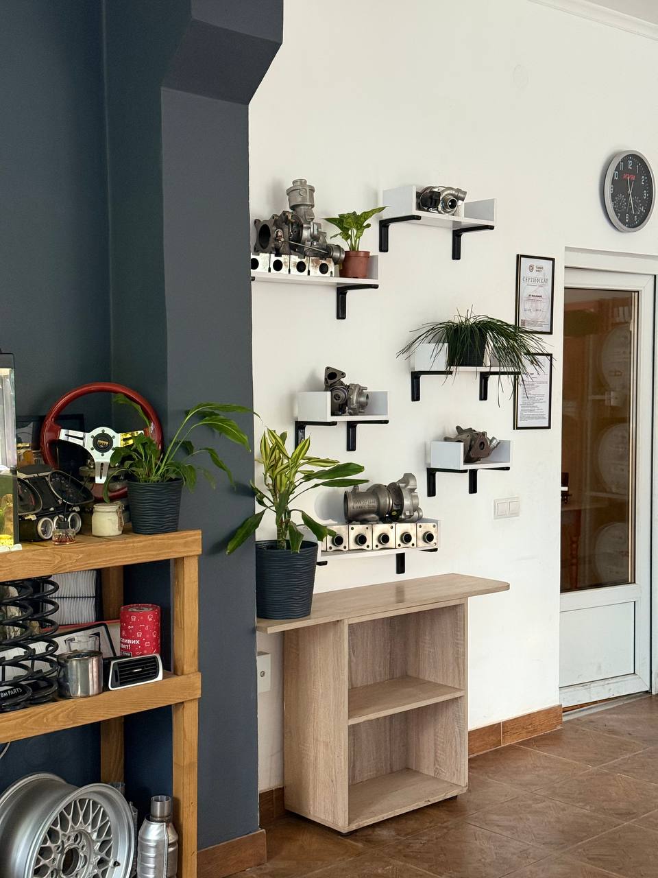 photo_5314805481300163499_y