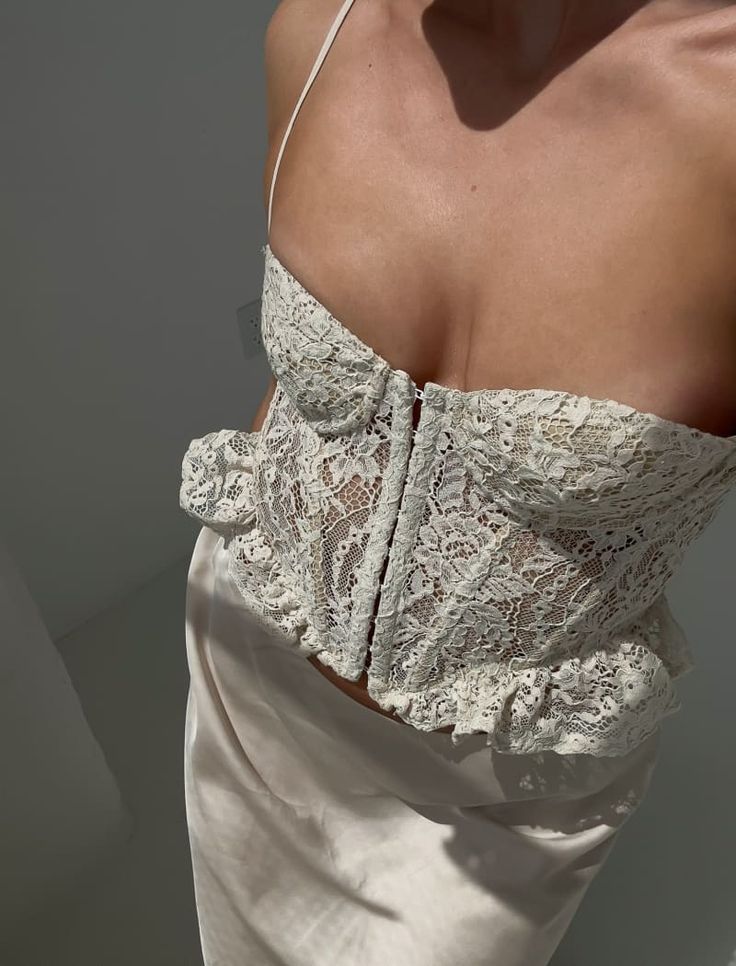 Cabaret_Corset___Cream_Lace_-_XS