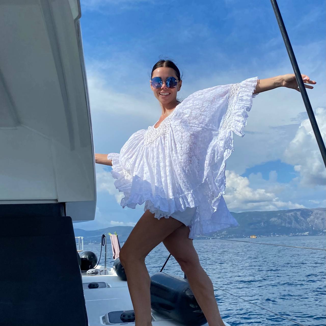 photo_5212951860883869589_y