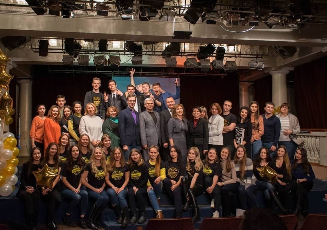 45939617_725118437851917_1692299839989088256_n_1x