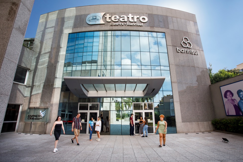1_-_Fachada_do_Teatro_CIEE-RS_Banrisul