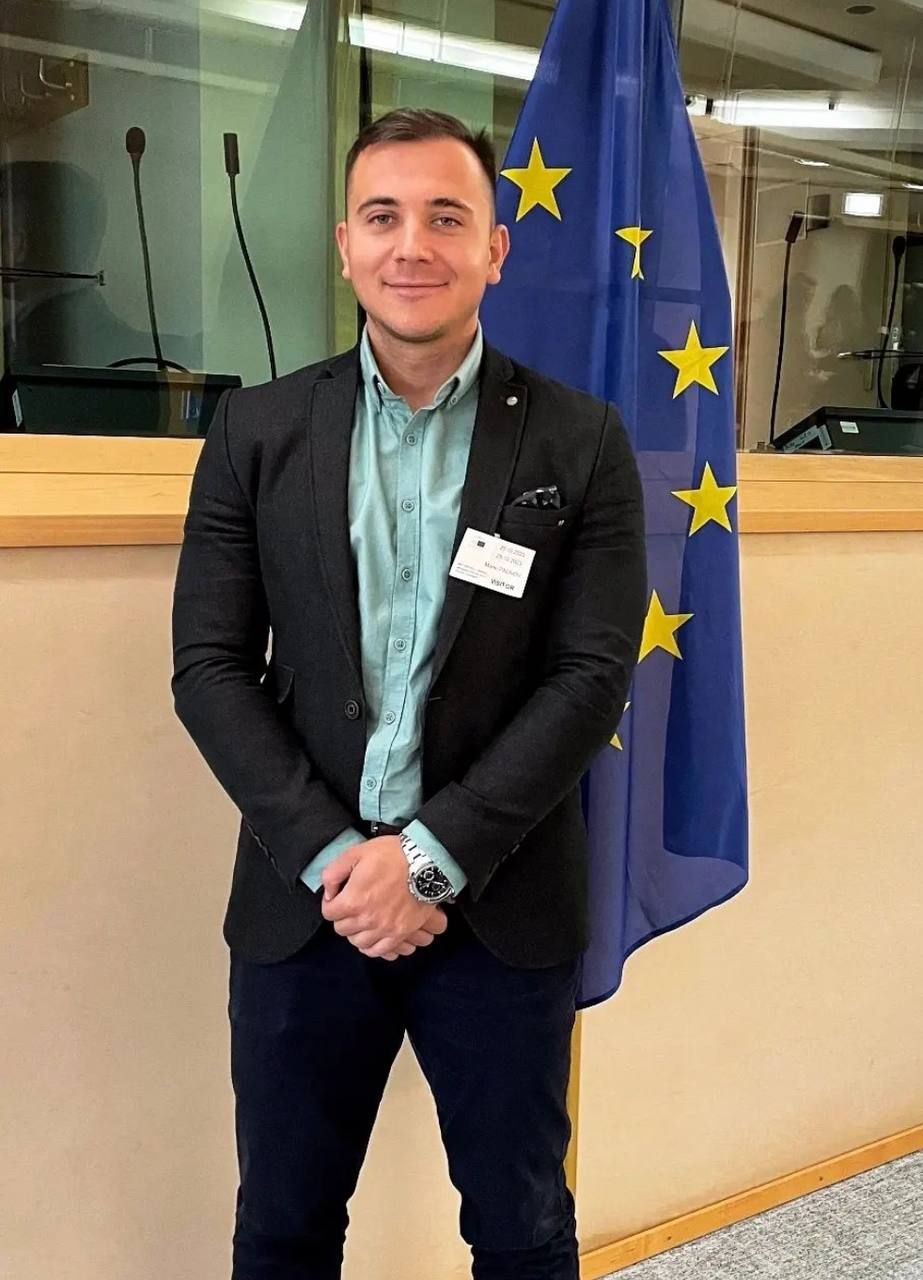 acd96ea8-8914-44bd-9e29-1265aea9e1da