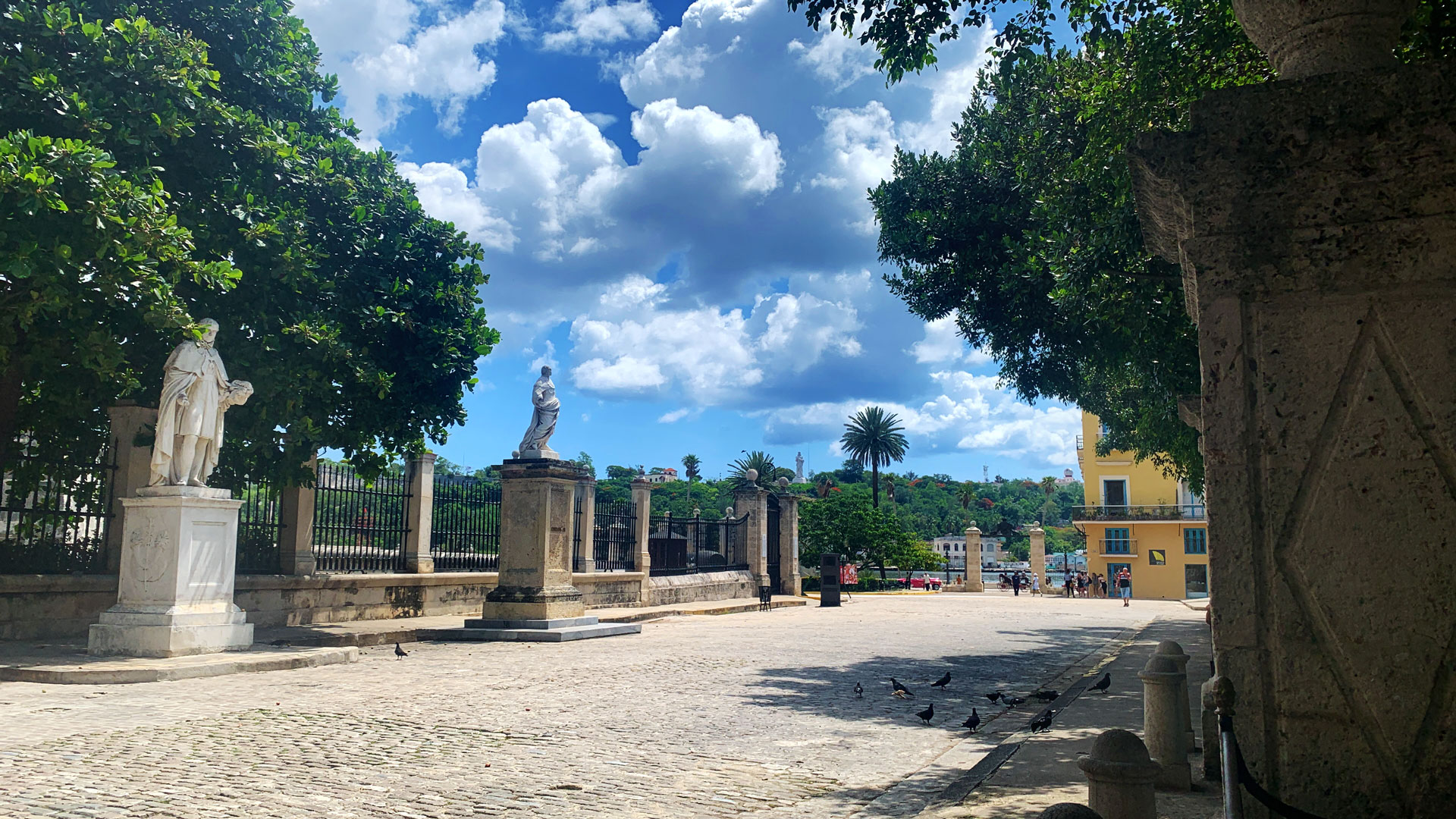stroll-old-havana-tour