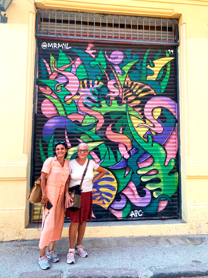 Street art District tour in Havana