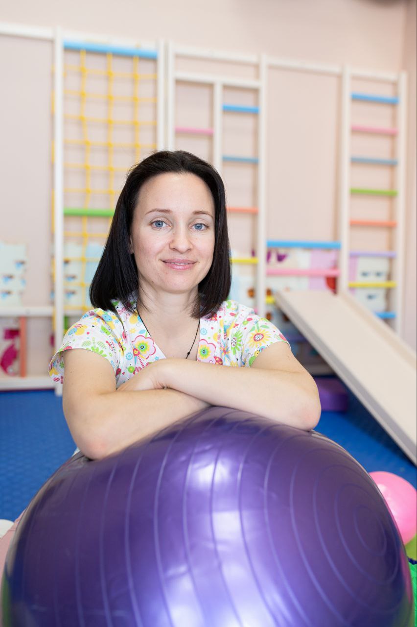 photo_5463235750003855748_y