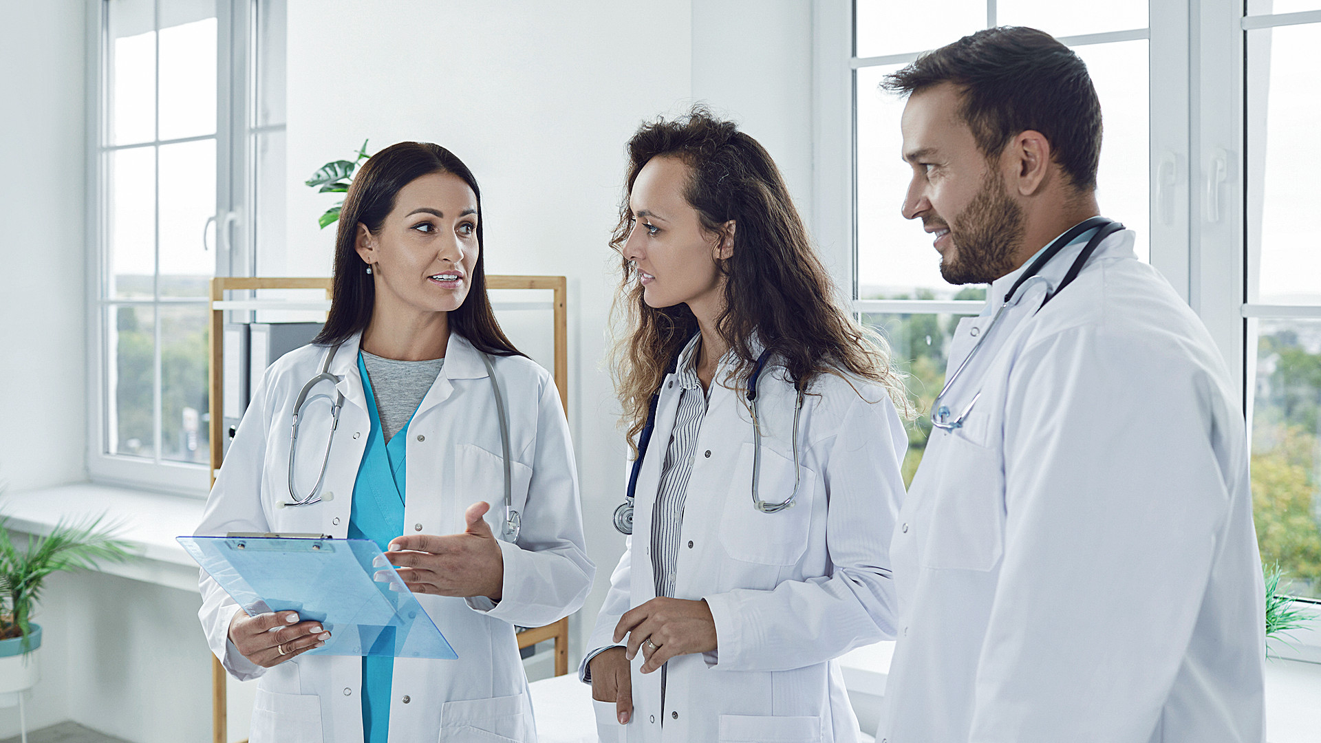 02_1920x1080_medicalcare_ukrsibbankbusiness_adshot_20260716cleaned
