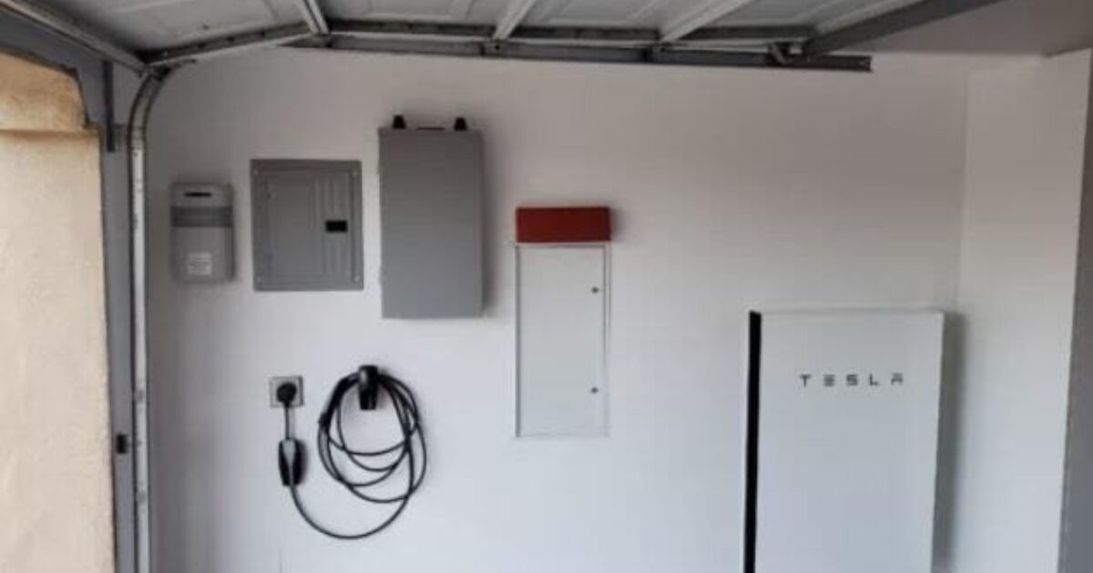 Photon-Brothers-Tesla-Powerwall-Garage