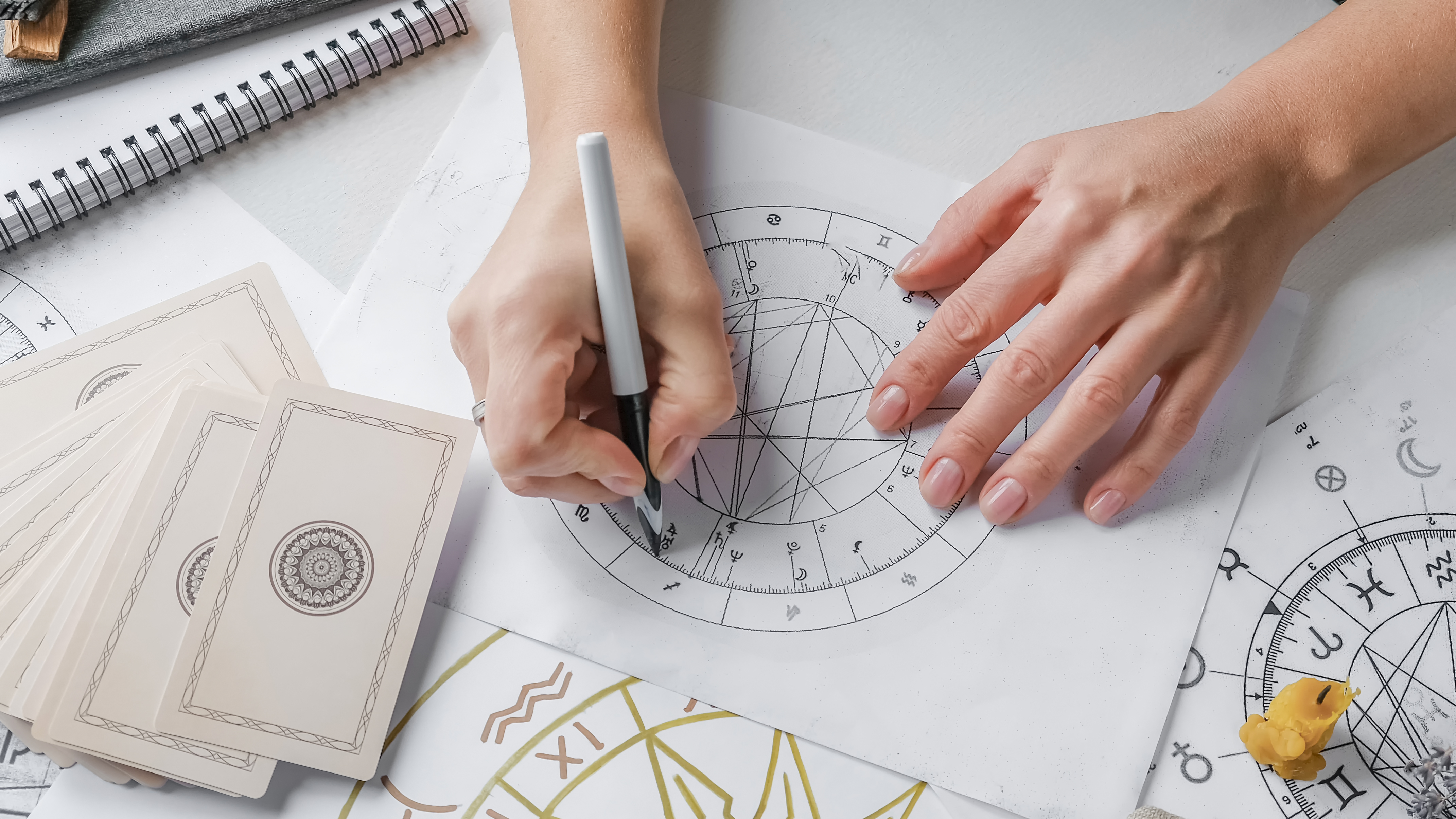 astrology-astrologer-calculates-natal-chart-and-m-2023-11-27-05-28-09-utc