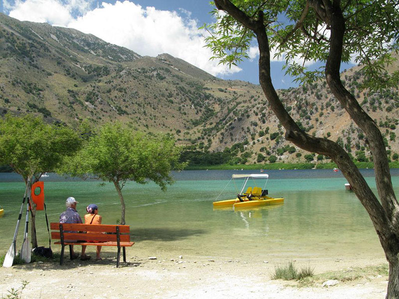 Explore-the-lake-of-Kournas