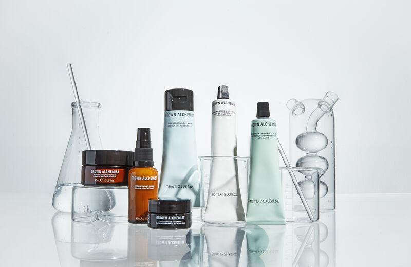 GROWN_ALCHEMIST_STILL_LIFE_DAY1_REGENERATING_GROUP2_023